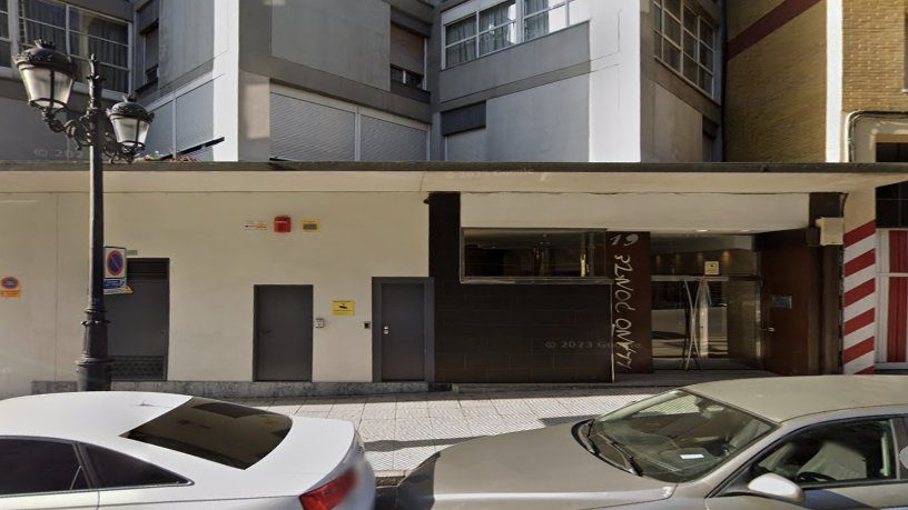 Vivienda · 9773 m² · 3 hab en Oviedo