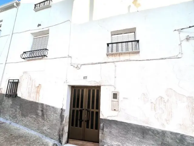 Casa · 208 m² · 6 hab en Somontín